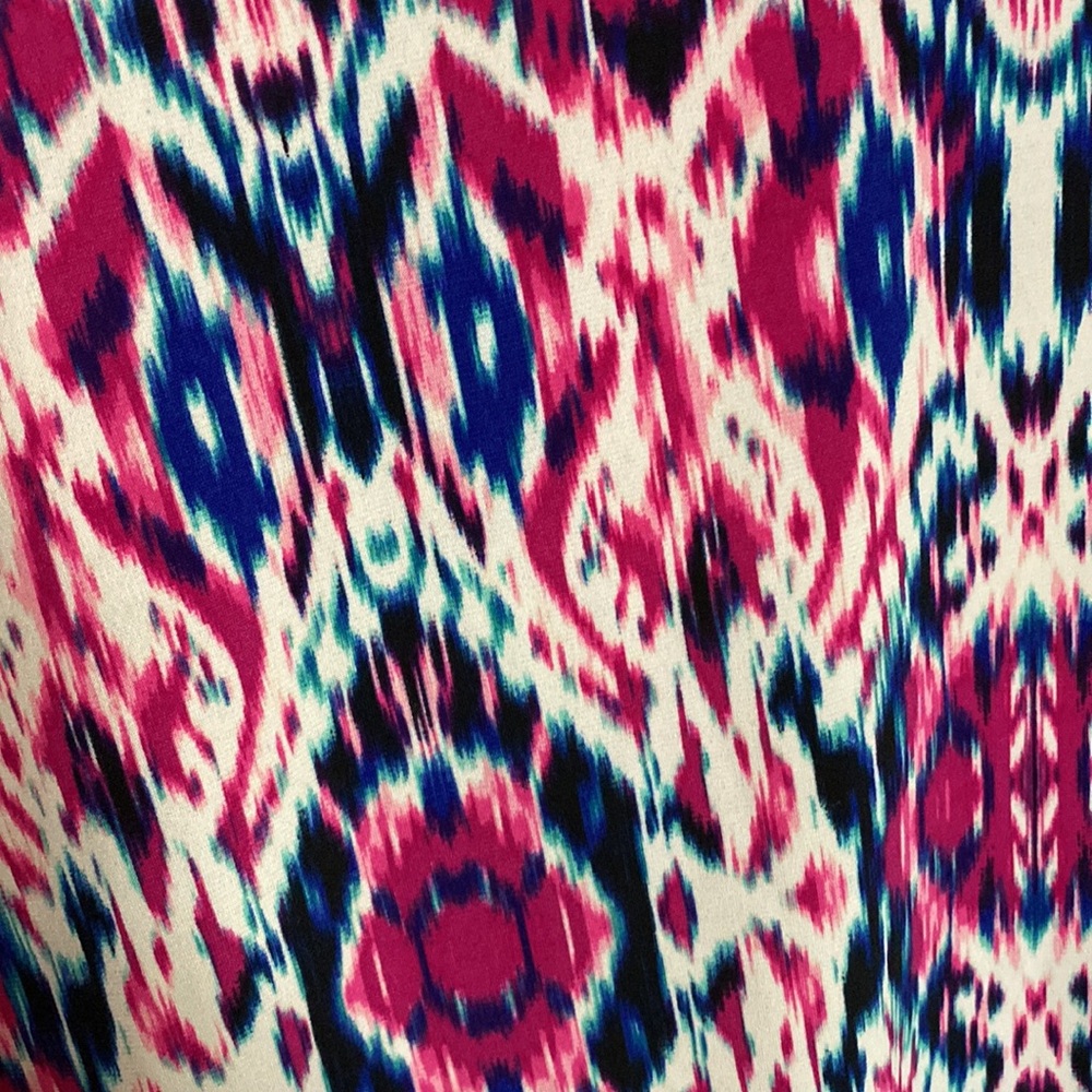 Bright Ikat Pattern Tunic - Like New - Picture 4 of 4